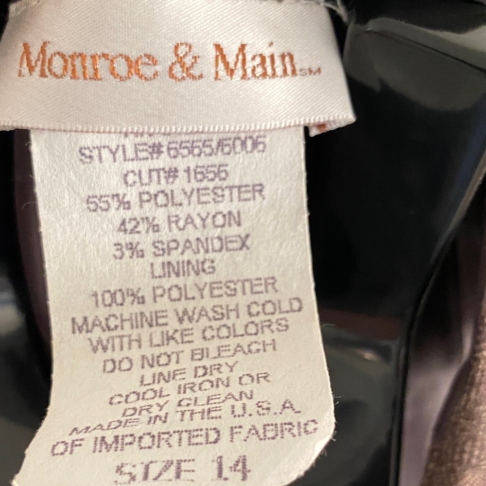NWOT Brown Tweed Sleeveless Vest and Capri Pants Set - Picture 2 of 9